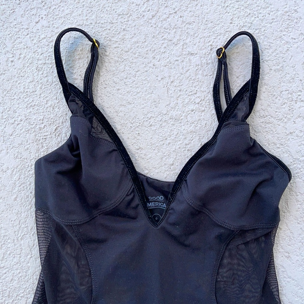 Good American Mesh Velvet Strap Bodysuit - Picture 2 of 5